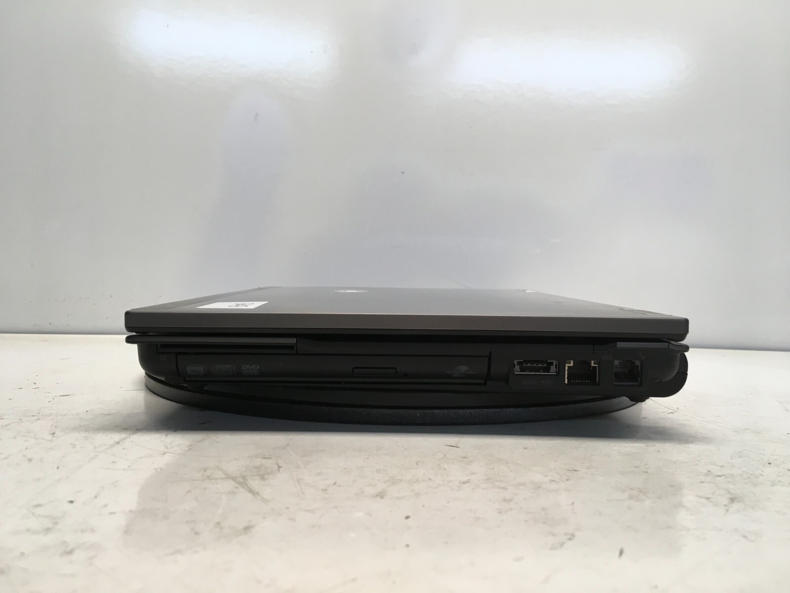 HP EliteBook 8440W Intel i5-M560 2.67GHz 6 GB NO HDD No Batt