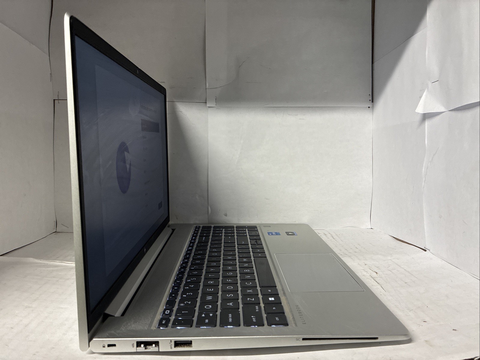 HP EliteBook 650 G9 15.6″ i5-12th Gen 16GB RAM 256GB SSD Win 11 – Charger – used