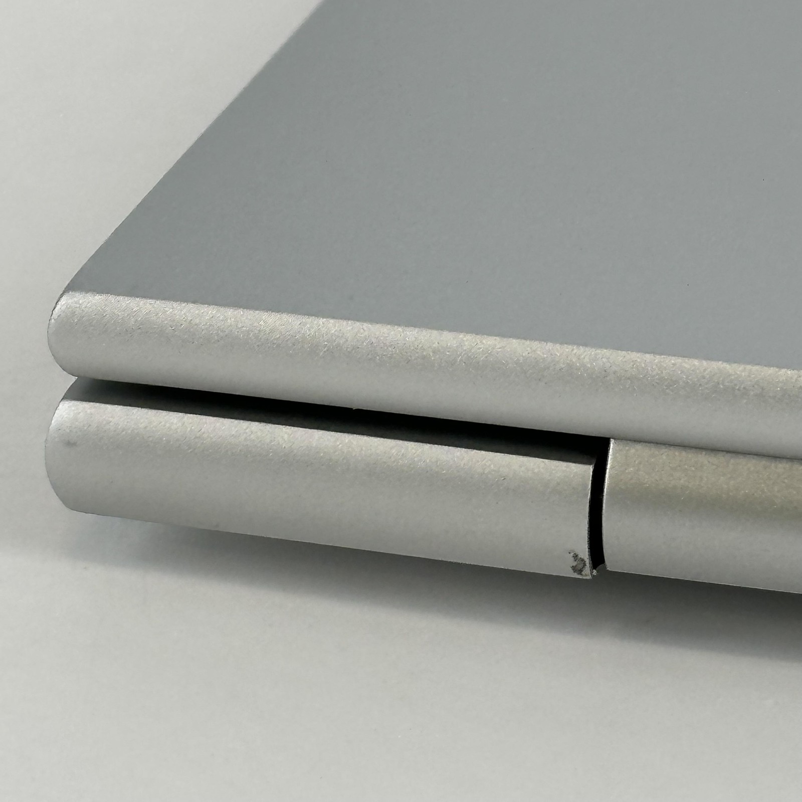 HP Elitebook 845 G11 14 Silver FHD+ 3.3 GHz Ryzen 7 PRO 8840U 32GB 512GB SSD