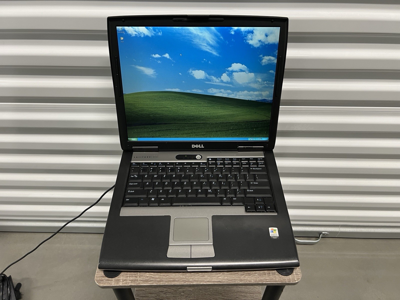 Dell D520 /1.66Ghz/1GB Ram/Windows XP Laptop/40GB HDD WIFI /DVD/CD rs232 Serial