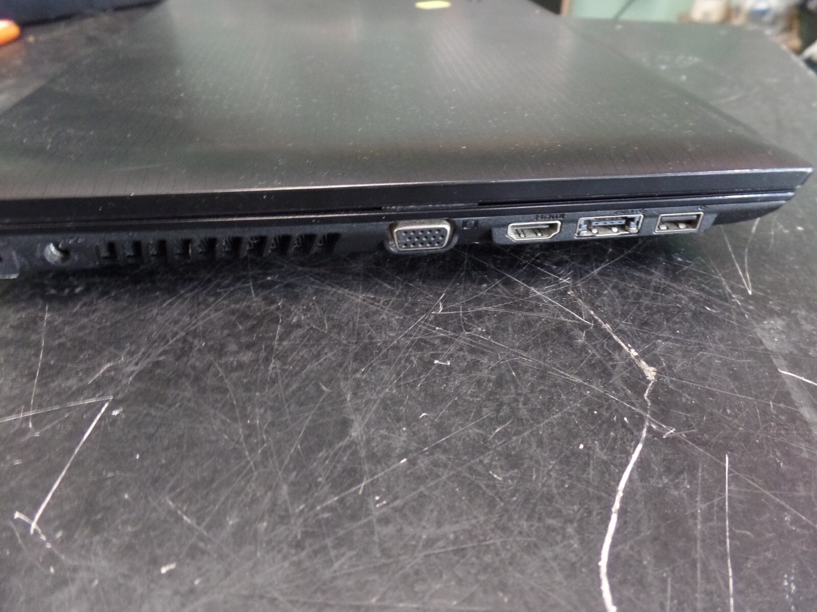 PARTS/REPAIR Lenovo B575 15.6″ AMD E450 Radeon 1.65GHz 4GB RAM 250gb HDD