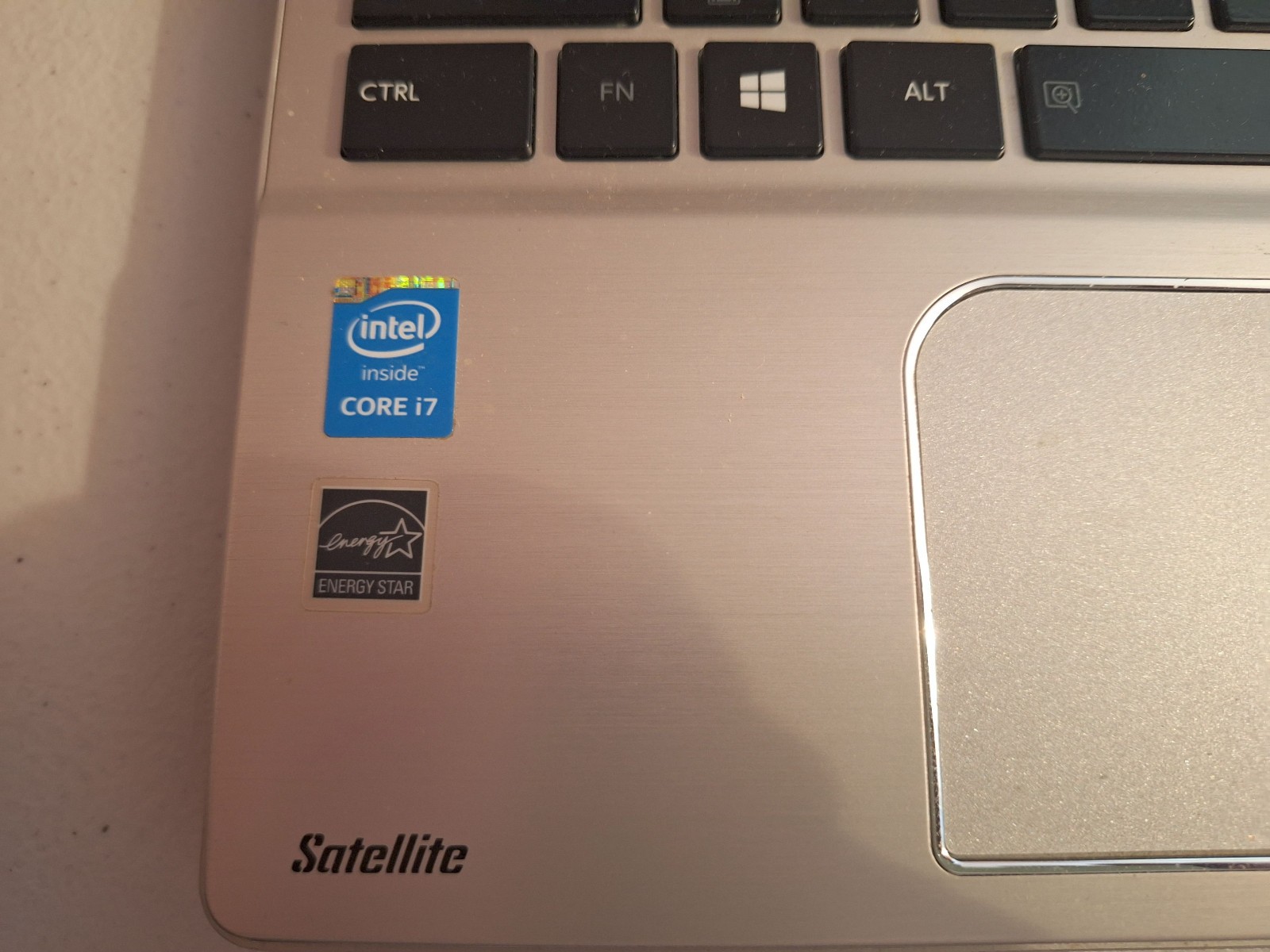 TOSHIBA SATELLITE P50T-B DOES NOT BOOT UP. PARTS ONLY. NO DRIVE OR BATTERY INC