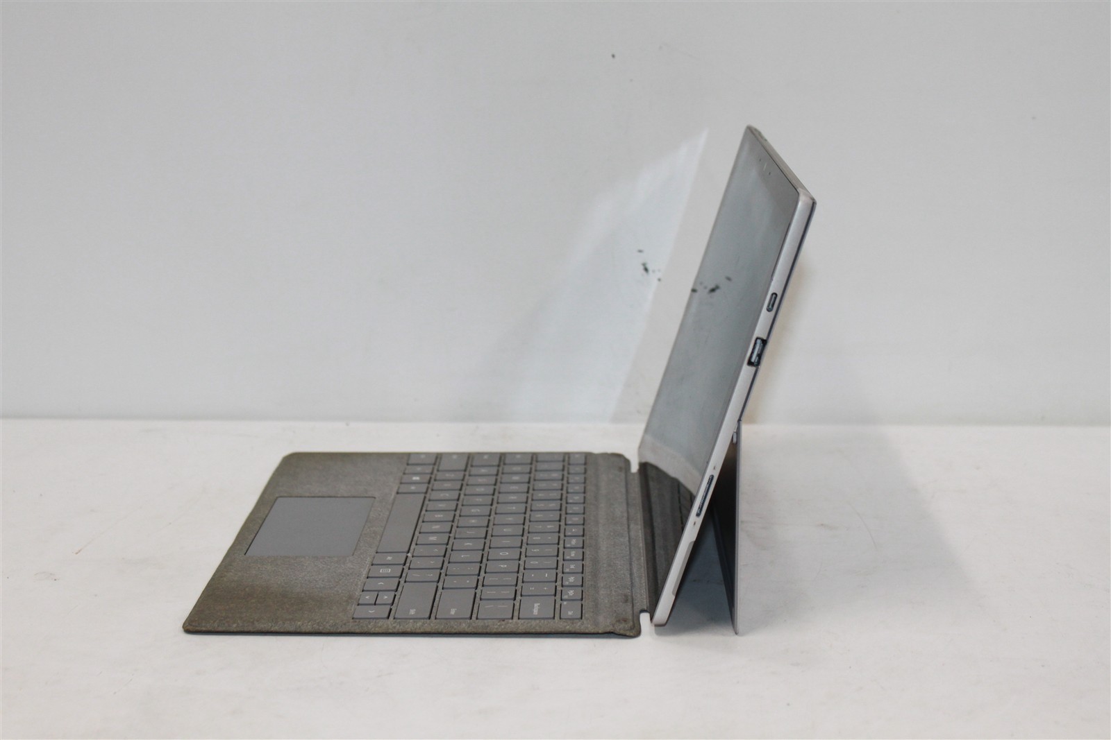 Microsoft Surface Pro 7 Intel Core i3-1005G1 4 GB DDR4 128 GB SSD Windows 11 Pro