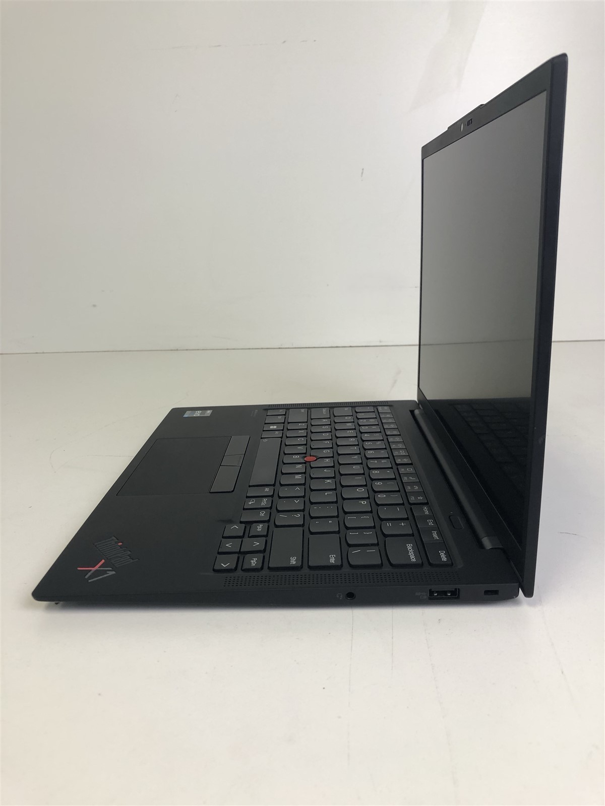 Lenovo ThinkPad X1 Carbon Gen 10: Intel Core i7-1260P 2.1GHz – 16GB – 512GB
