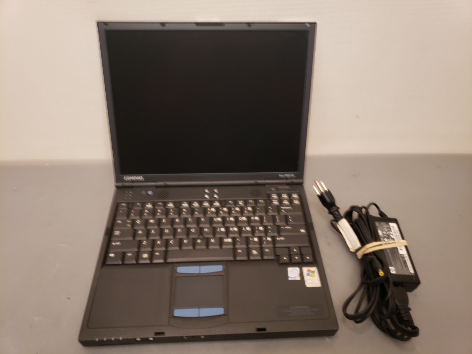 Vintage Compaq EVO N610C Laptop Pentium 4 1.8GHz 768MB 60GB WinXP Pro SP2