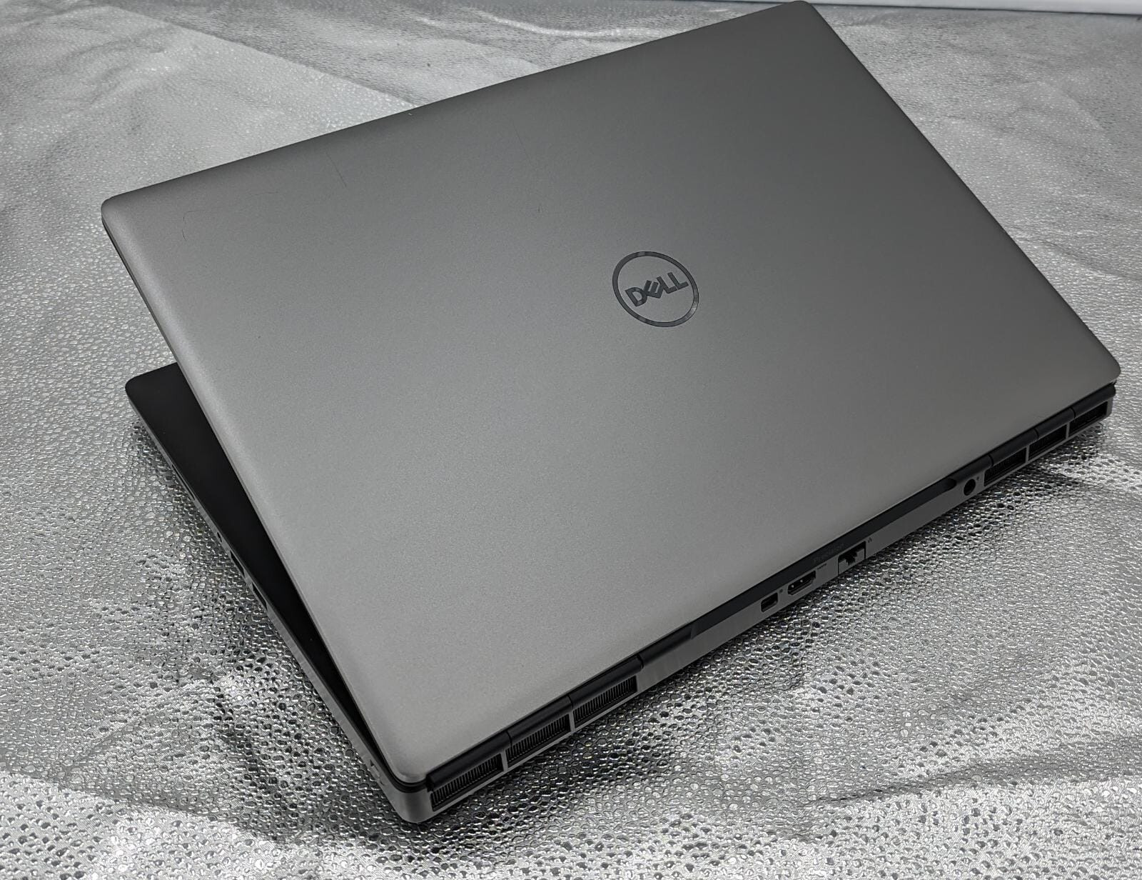 Dell PRECISION 7750 17.3″ I5-10400H 260GHz. 1TB SSD 32GB W10