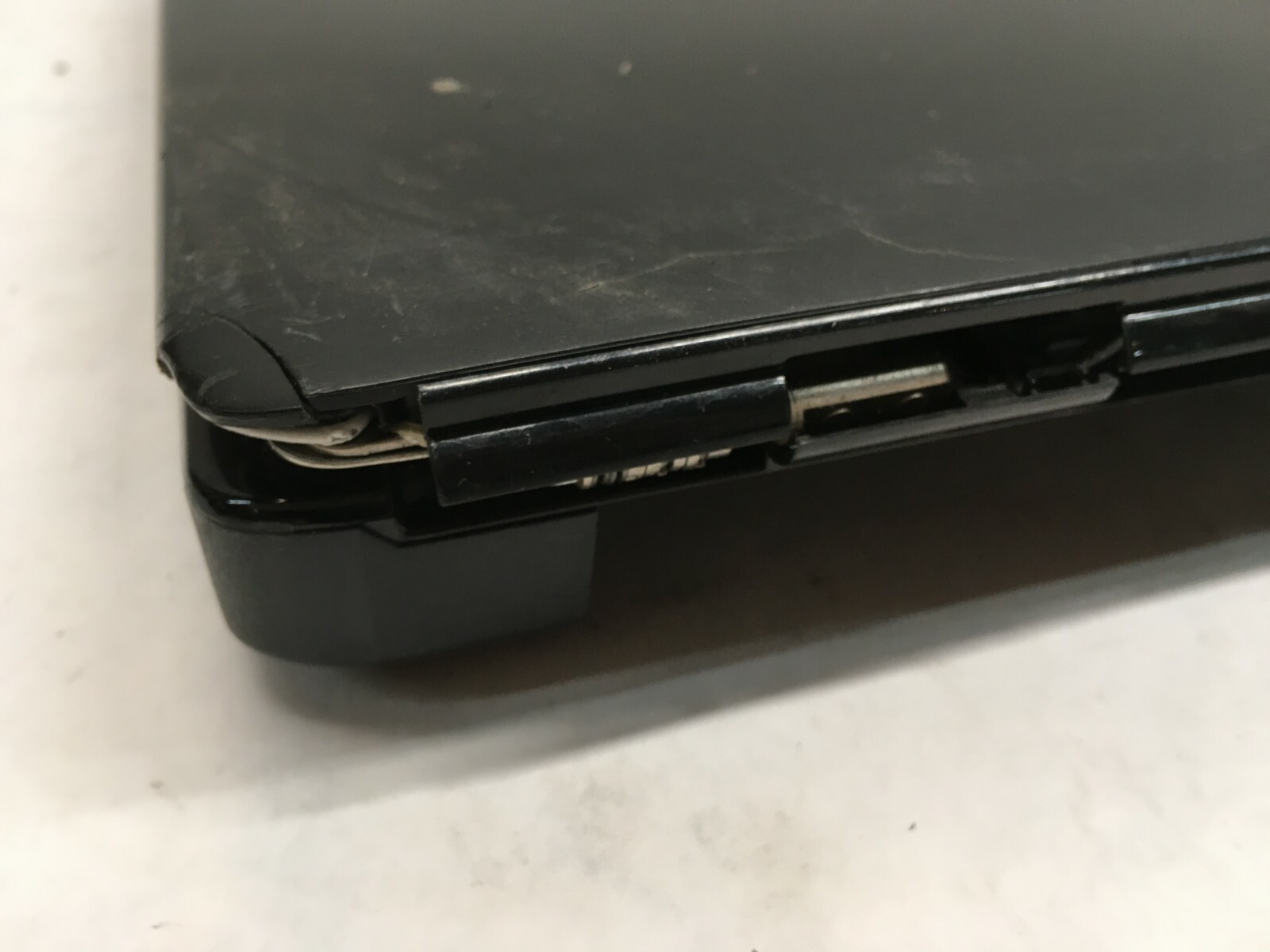 DELL Inspiron 1545 Laptop For parts Does not Boot NO LCD Screen/Keyboard/HDD. JR