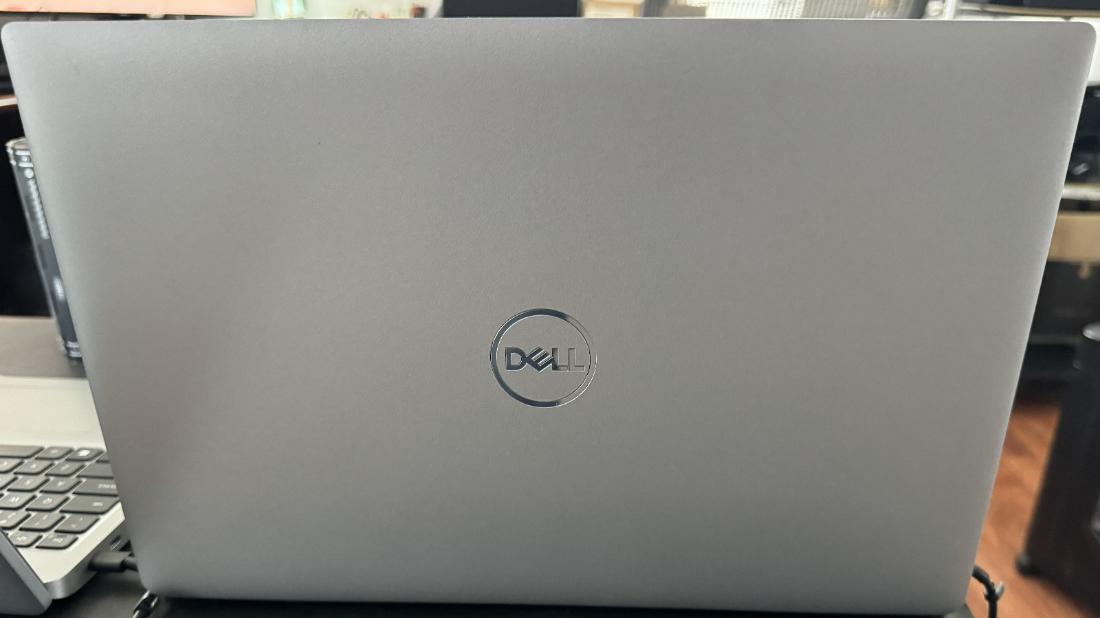 Dell Latitude 5330 Laptop (2022) | i7 4.8 GHz, 15″, 16GB, 512GB, Win 11 Pro