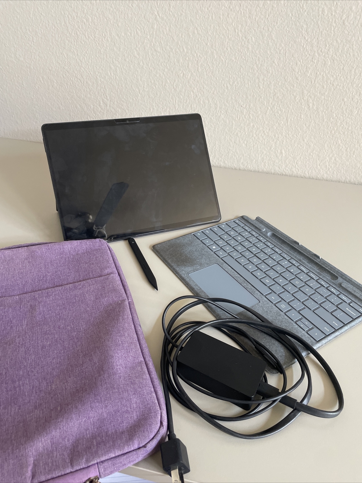 Microsoft Surface Pro 8 13″ (256GB SSD, Intel Core i5 11th Gen., 2.40 GHz, 8GB)