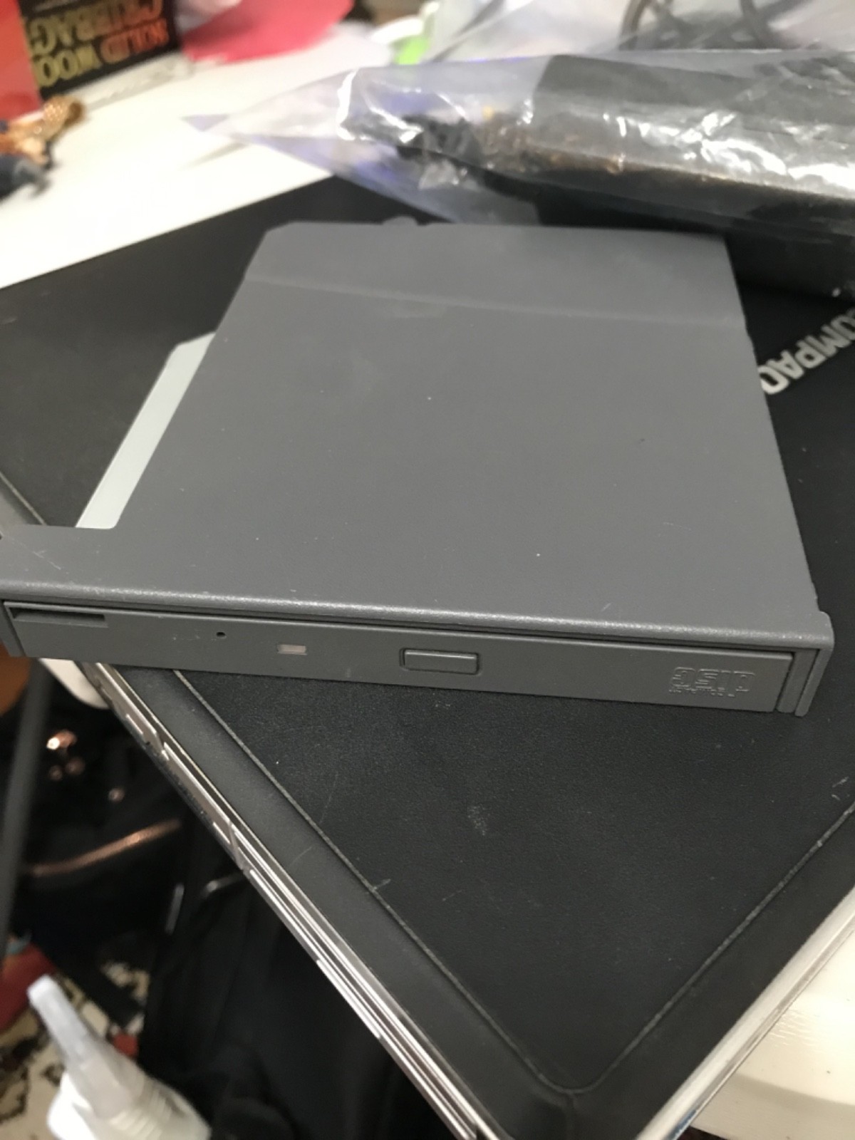 COMPAQ PRESARIO V4000 WITH CHARGER AND MANUAL AND EXTRA DISC DRIVE