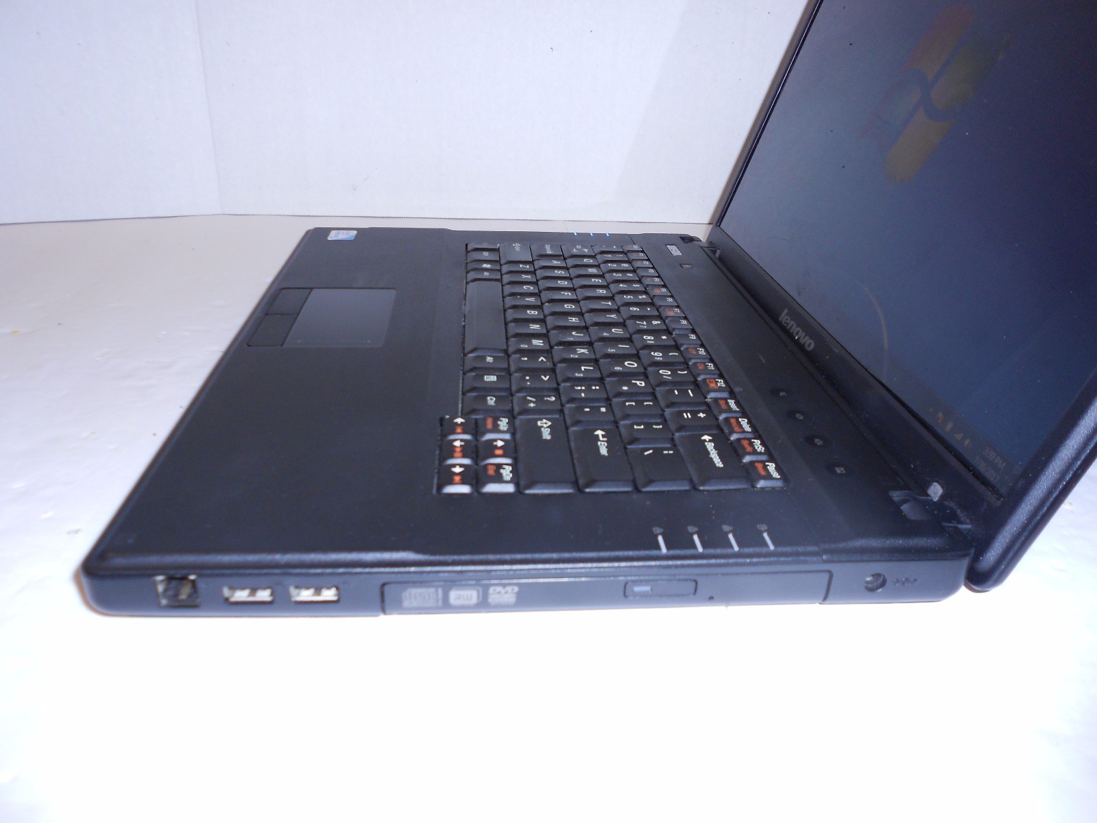 Lenovo G530 4446 – 15.4″ – Core2Duo T6600 2.2GHz 3GB RAM 250GB HDD WIN7 OFF13