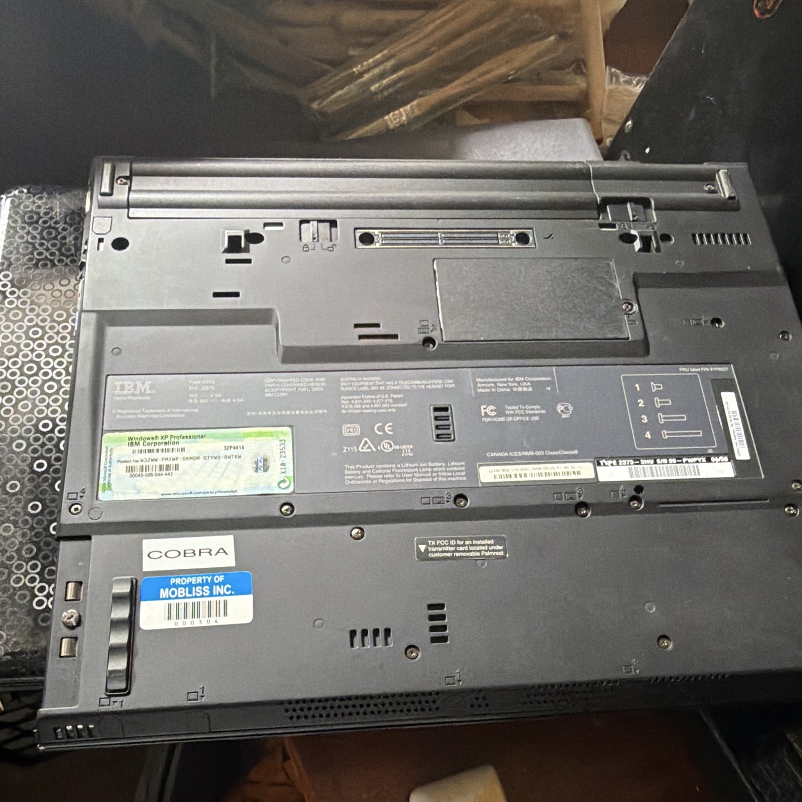 IBM ThinkPad 14in Pentium M 1.60GHz 512MB 40GB HDD Win XP Pro Black