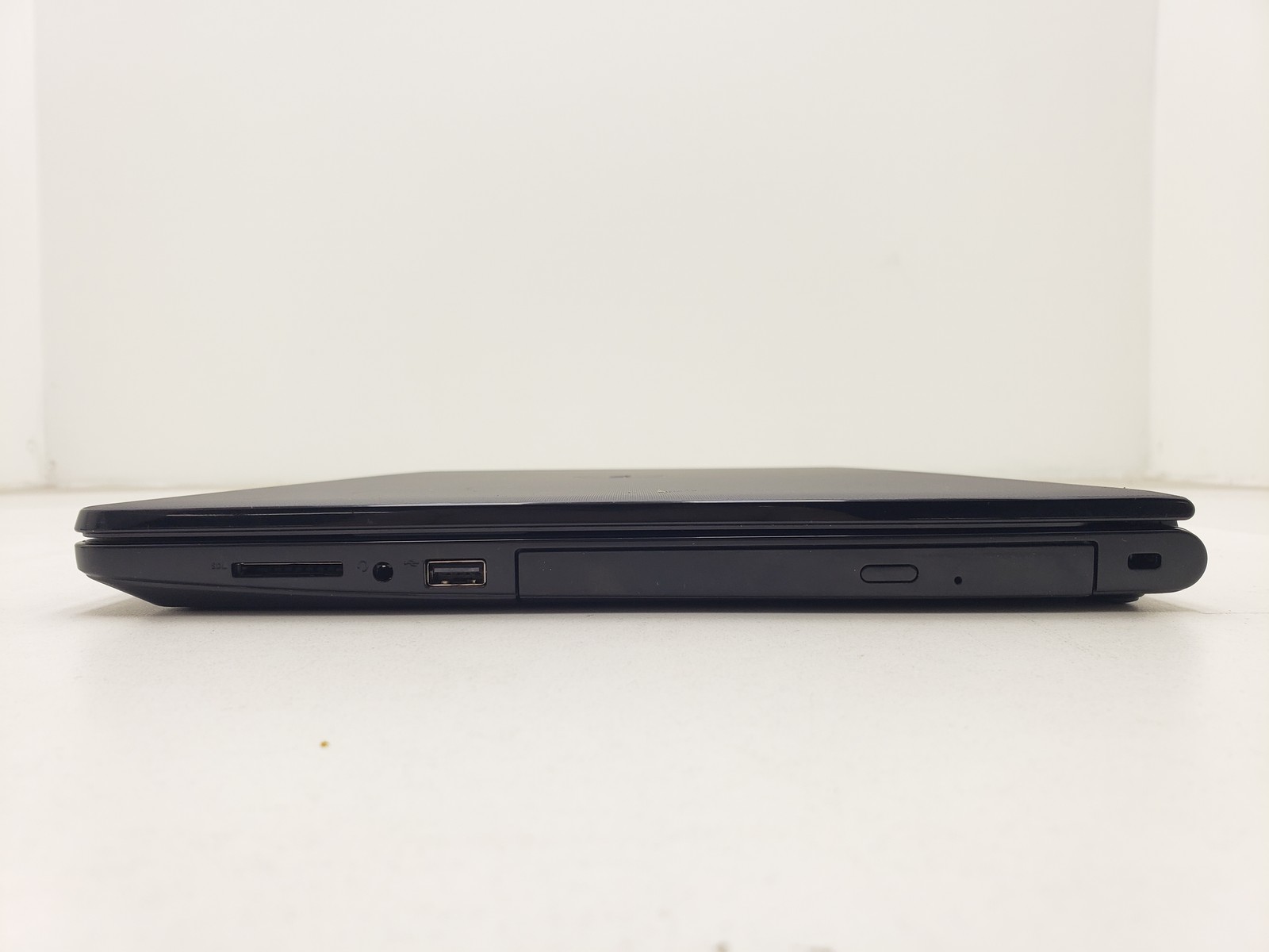 Dell Inspiron 15-3567 Laptop Intel Core i5-7200U 8GB RAM 128GB SSD 15.6″ Win 11.