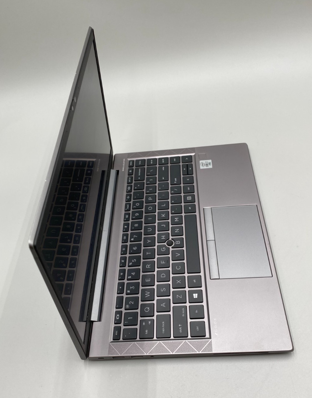 HP Zbook Firefly 15 G7 15.6″ I7-10610U 1.8GHz 512GB SSD 16GB DDR4 Gray Fair/SEE