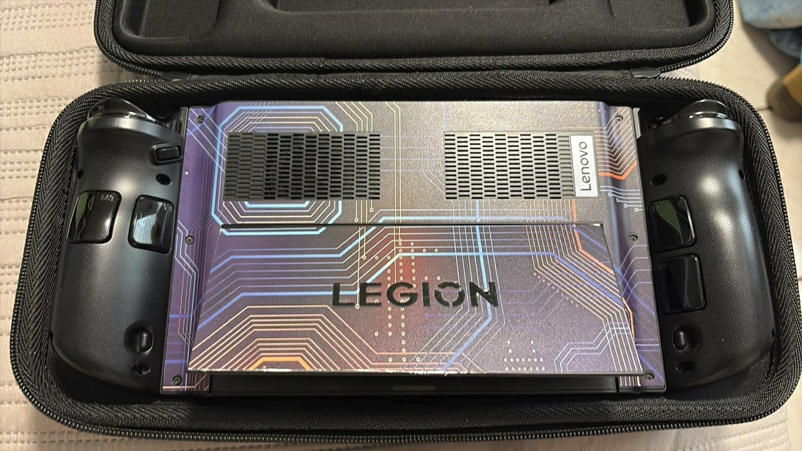 Lenovo Legion Go 8.8″ AMD Ryzen Z1 Extreme 16GB RAM 512GB Black 83E1001YUS