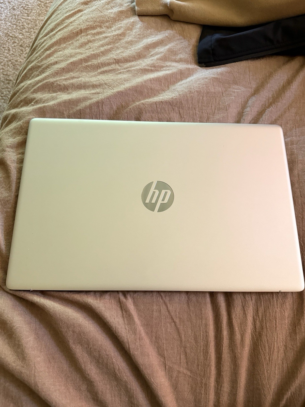 HP – 17.3” Full HD Laptop – AMD Ryzen 5 2023 – 8GB Memory – 512 GB SSD – Silver