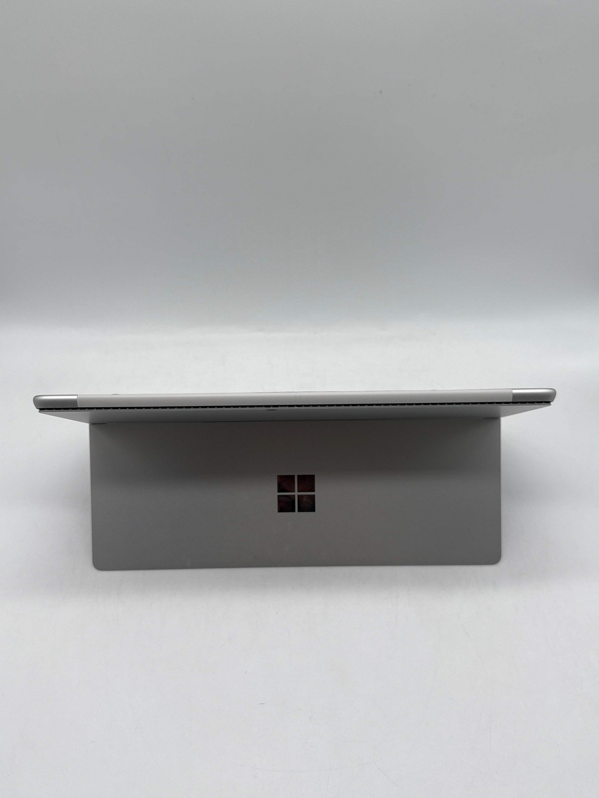 Microsoft Surface Pro 8 13″ Core i7-1185G7 16GB RAM 512GB SSD – For Parts