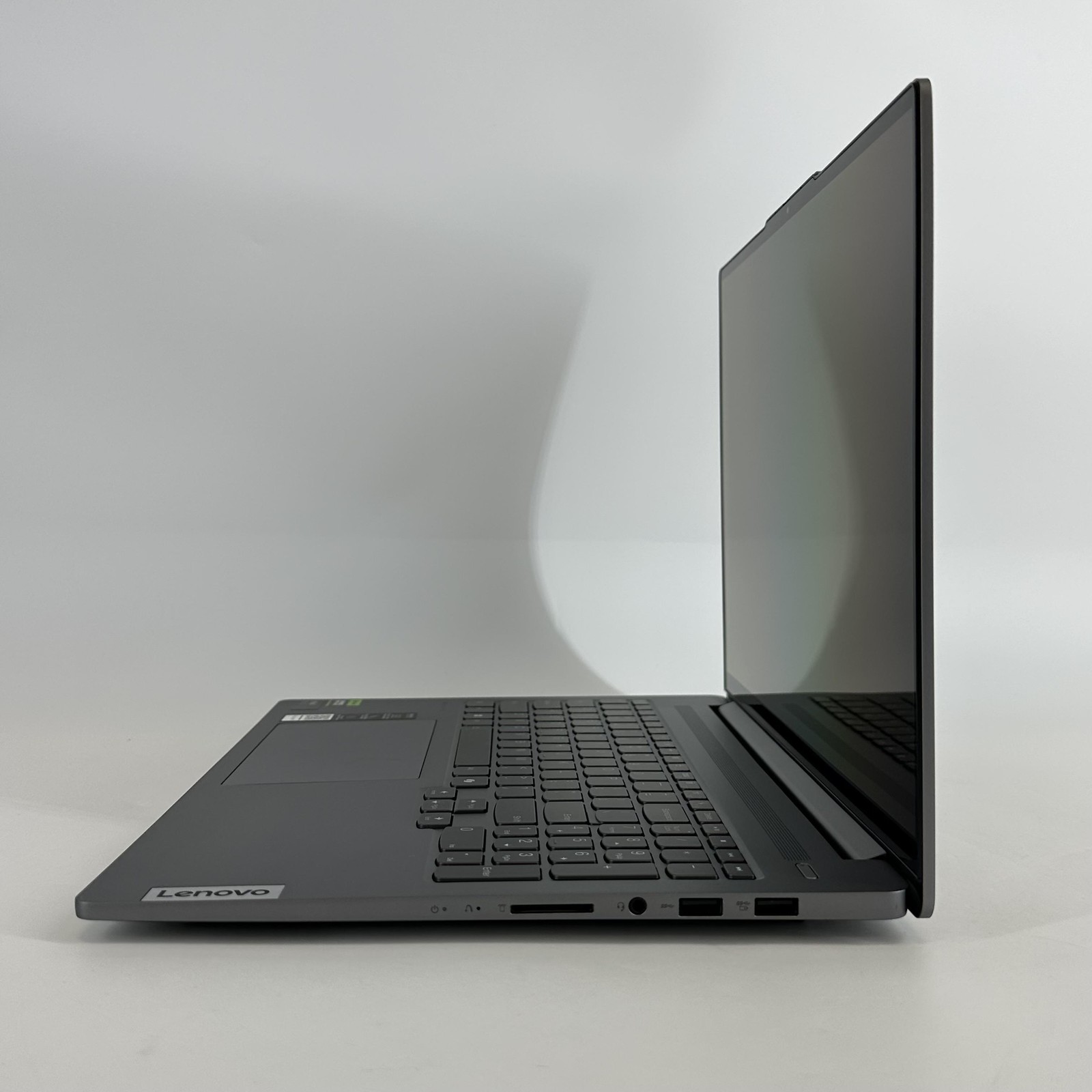Lenovo IdeaPad Pro 5i 16 2K TOUCH 2.3 GHz Ultra 9 185H 32GB 1TB SSD RTX 4050