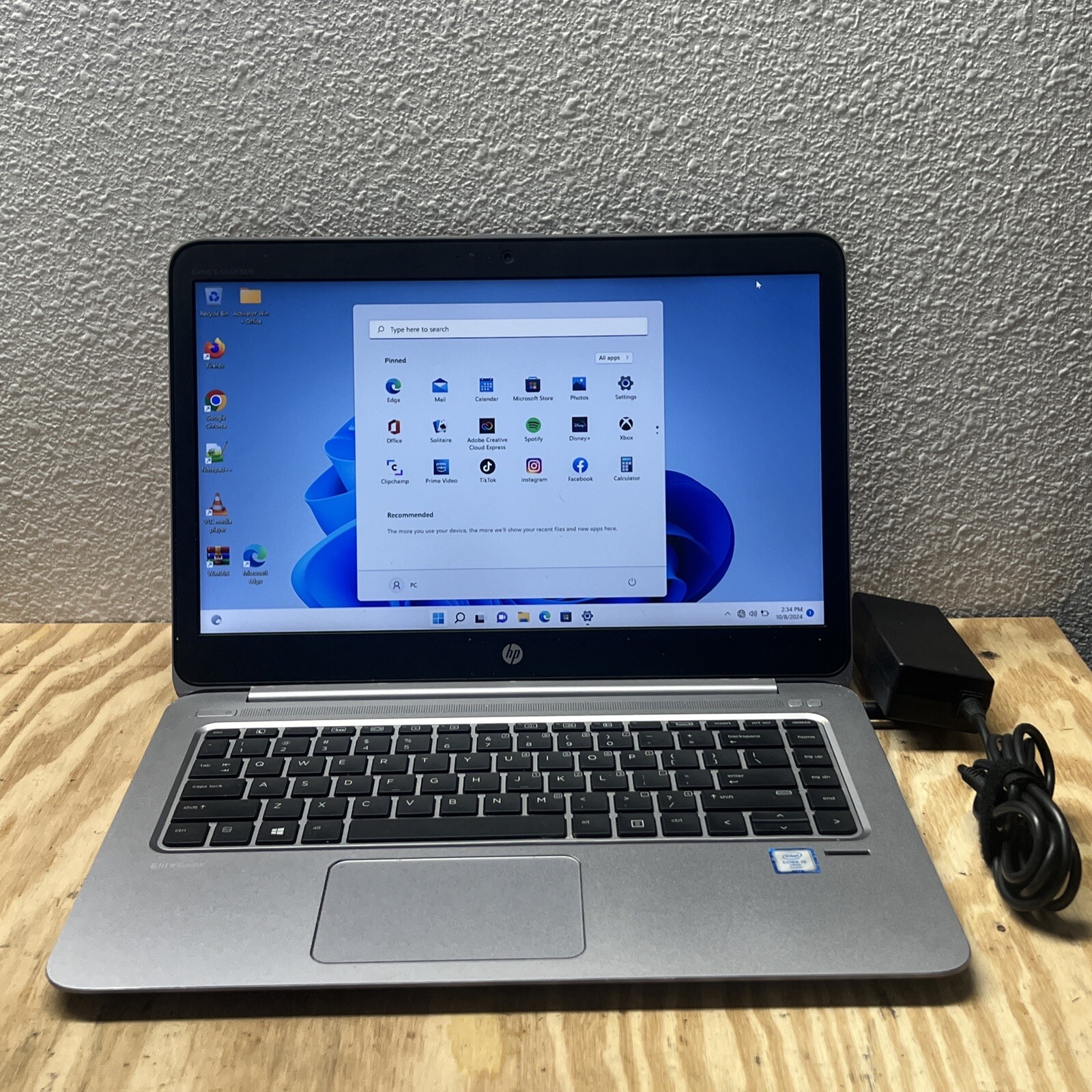 HP ELITEBOOK FOLIO 1040 G3 14″ FHD i5-6300U 2.4GHz 8GB RAM 512GB SSD WIN 11 PRO