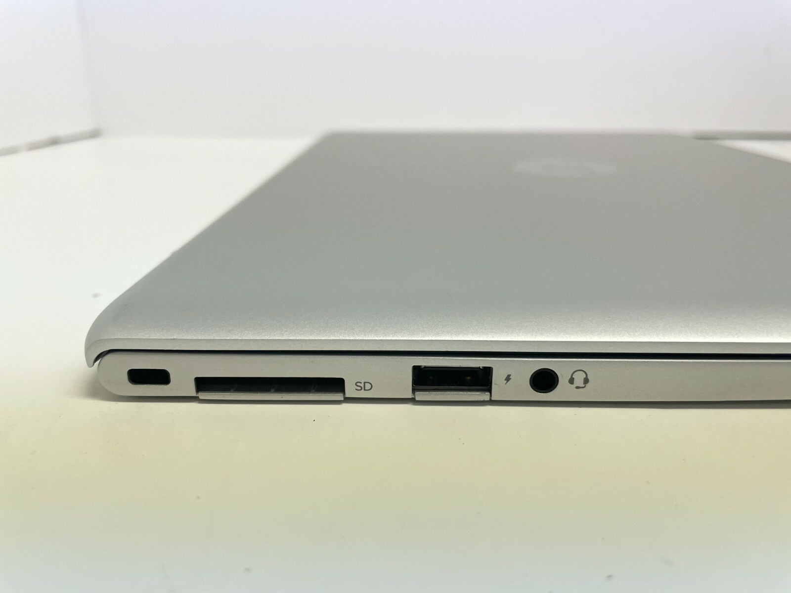 HP Envy 13T-D000 Intel i7-6500U 2.5GHz 8GB 512GB SSD 13.3″ QHD+ Win 10