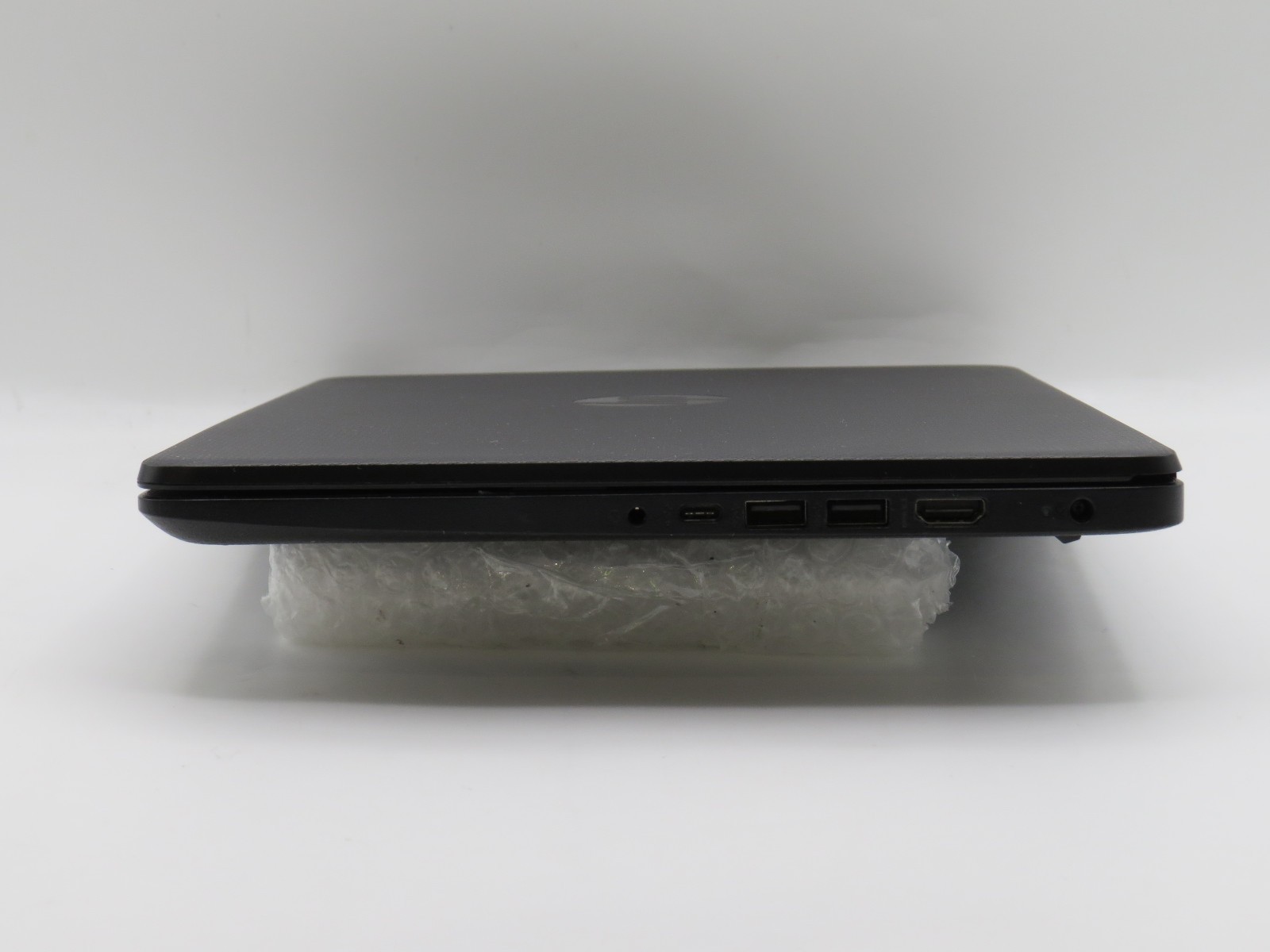 HP Notebook 14 – fq0013dx Athlon 3050U @ 2.3GHz 4GB RAM 14″ No HDD/OS