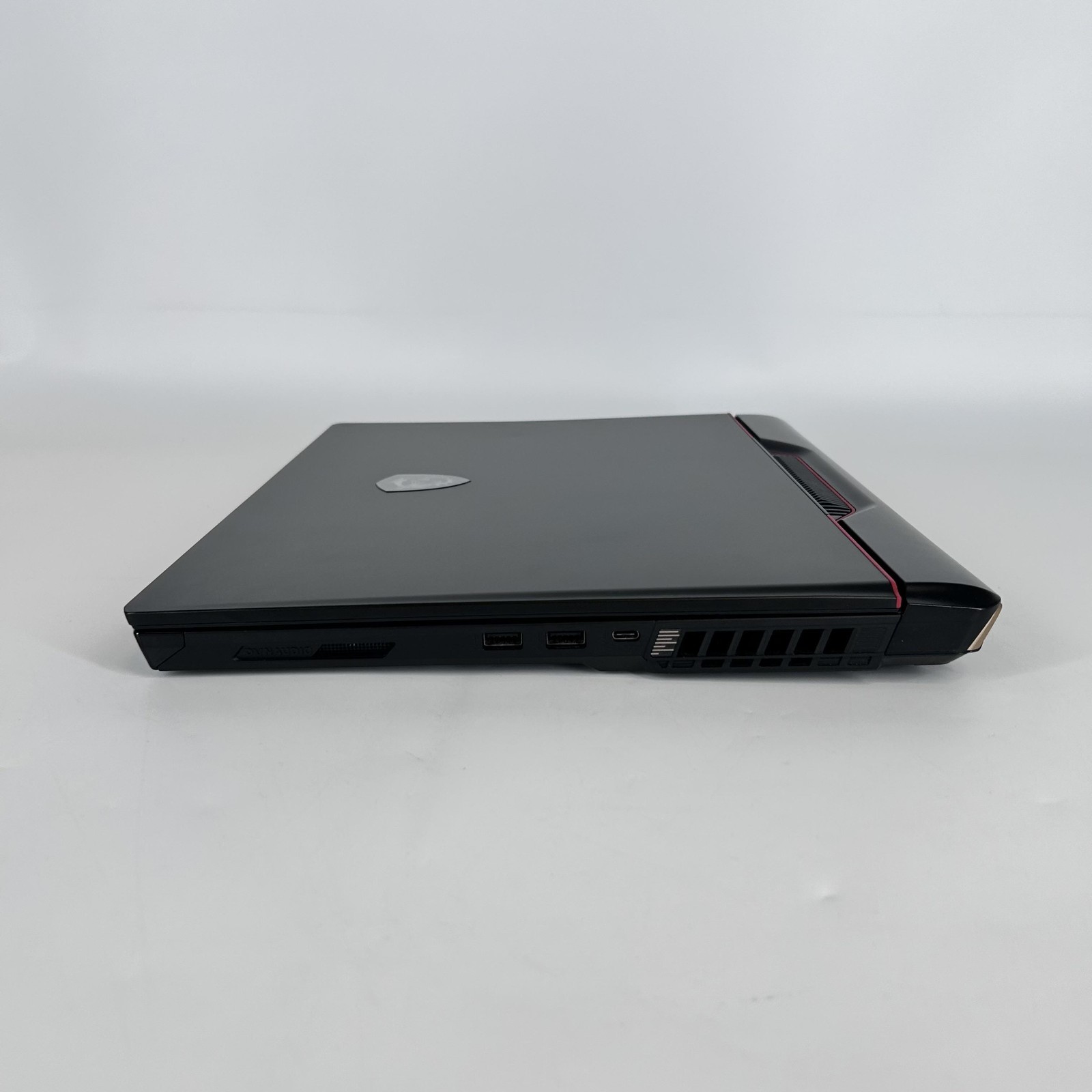 MSI Raider GE78 HX 17 QHD+2.2 GHz i9-14900HX 64GB 2TB RTX 4090 LCD Discoloration