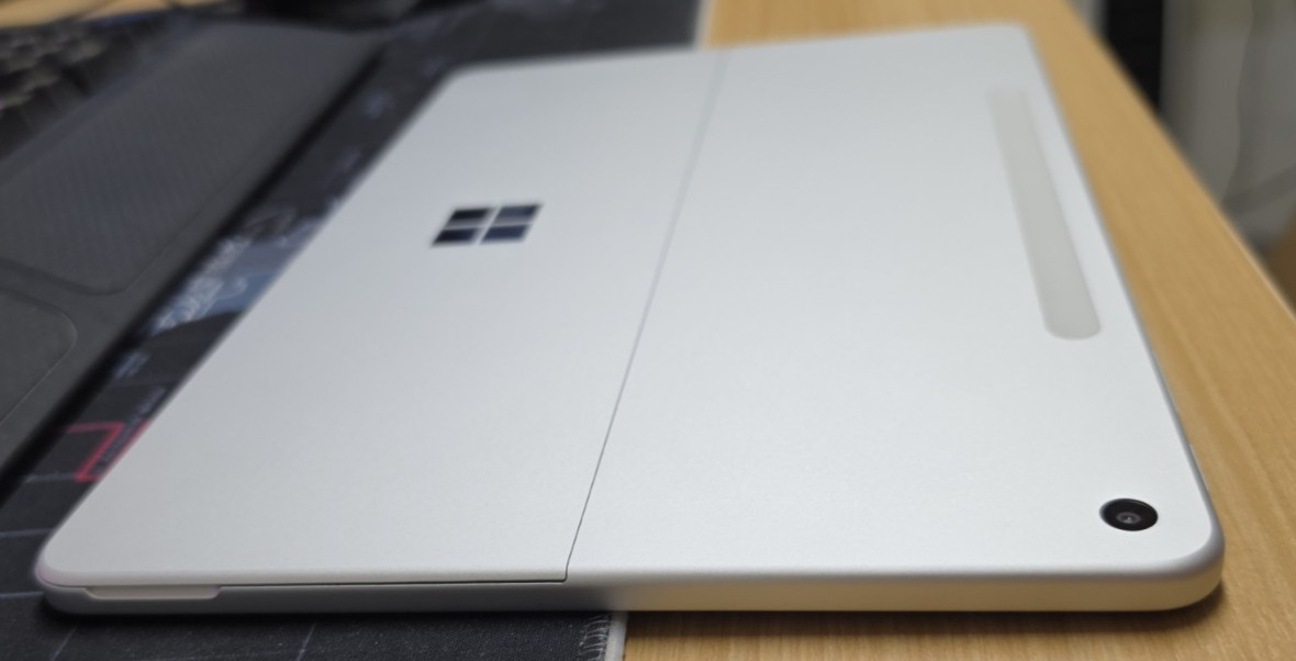 Microsoft Surface Pro Copilot+ PC 12″ Snapdragon X Plus 16GB RAM 256GB NO ACC