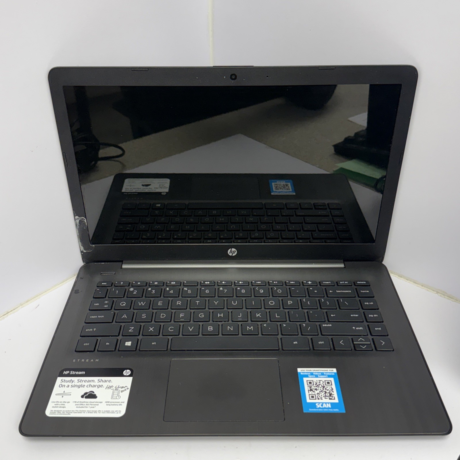 HP Stream 14-DS0020NR Laptop 14″ with Charger