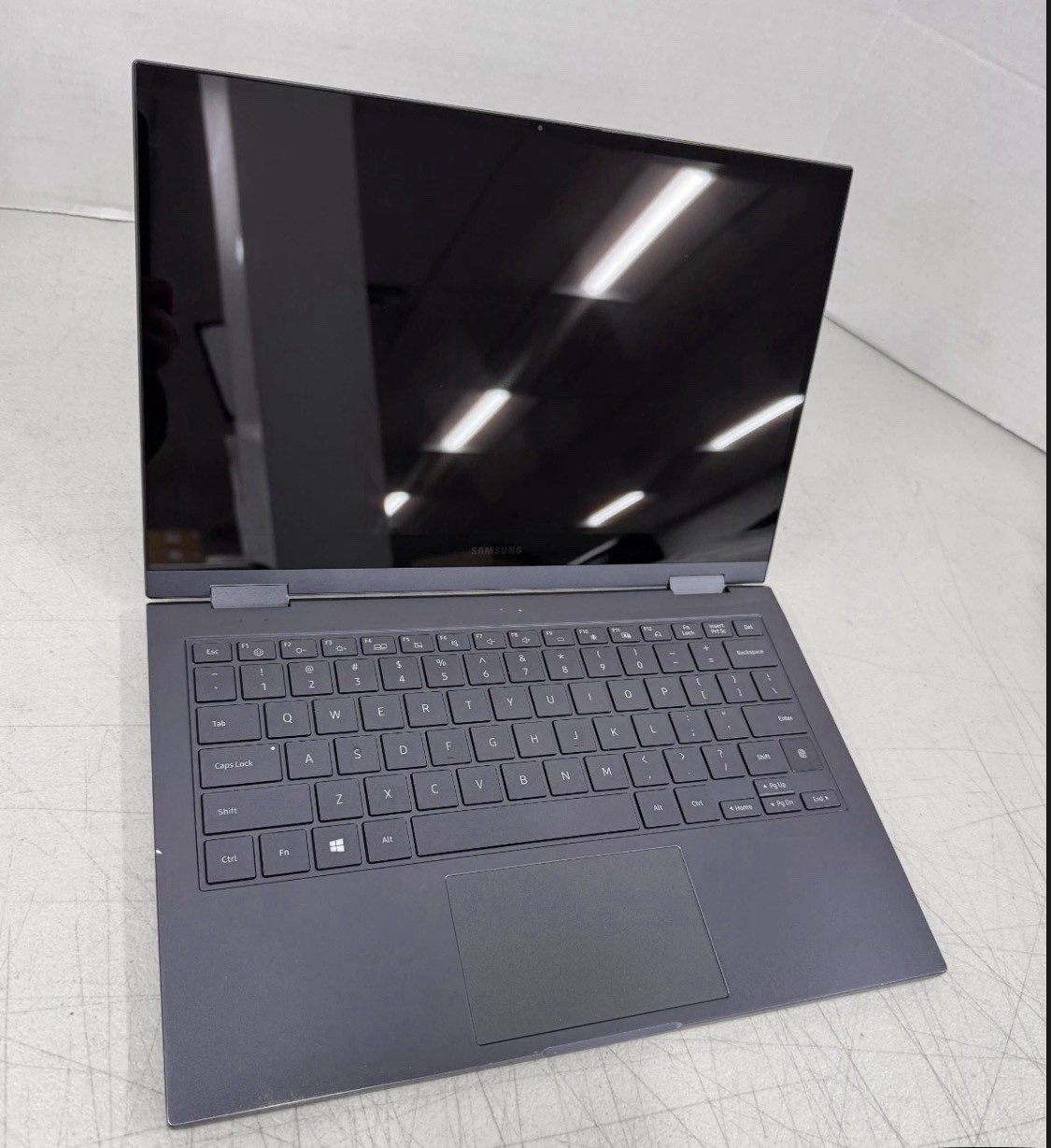Samsung Silver Laptop Intel Evo Windows 11 Touchscreen Wi-Fi Charger Included