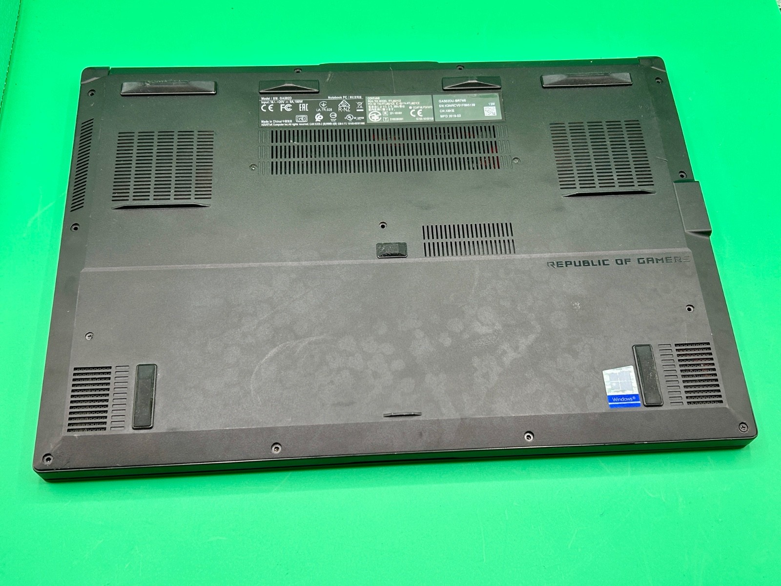 ROG Zephyrus G15 GA502DU-BR7N6 Ryzen 7 3750H NO Ram/SSD BAD SCREEN UNTESTED