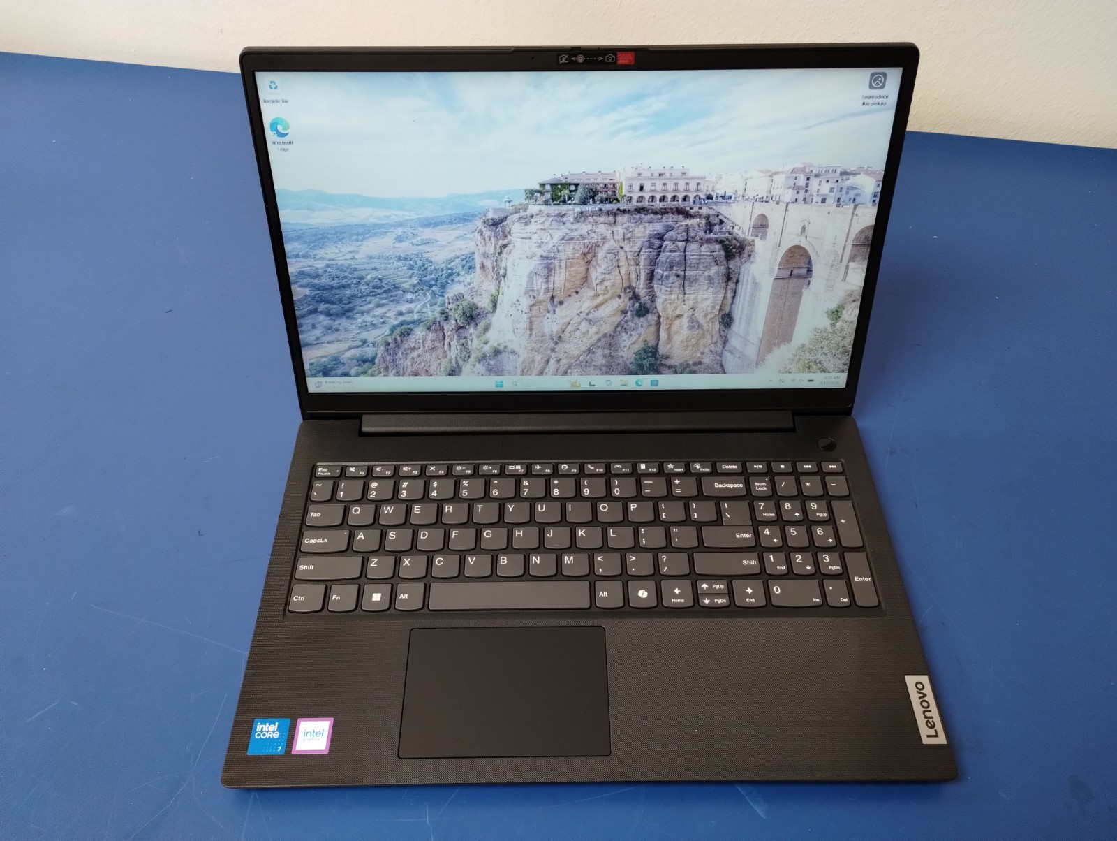 Lenovo V15 G5 IRL, Intel Core 7 240H, 2.50 GHz, 16 GB RAM, 1 TB NVMe SSD
