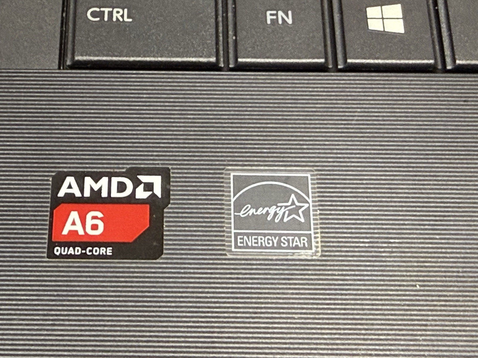 TOSHIBA SATELLITE C750-A7310 w/Windows 8.1 For Parts Only
