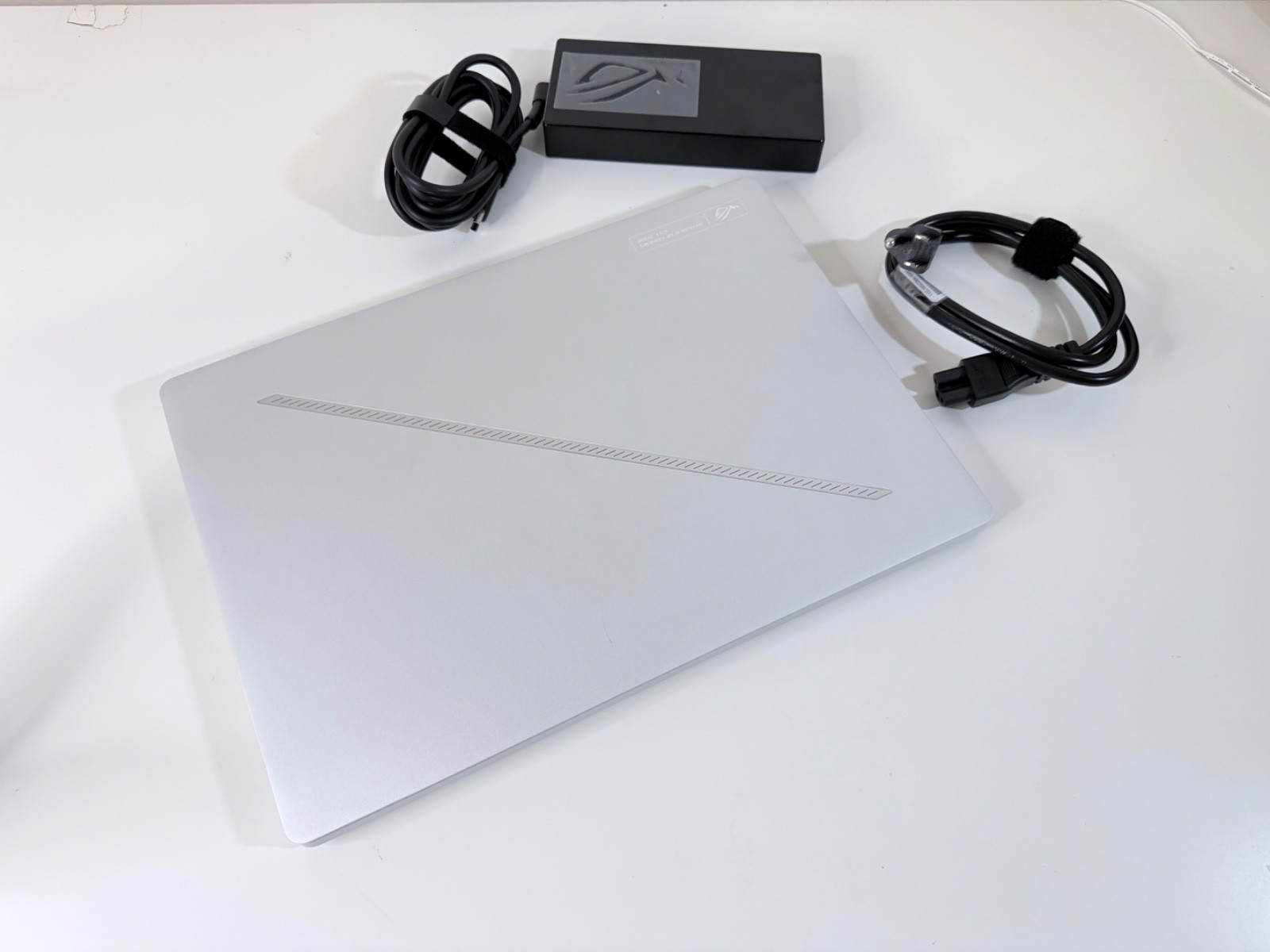 ASUS ROG Zephyrus G14/3K OLED 120Hz/Ryzen 9 270/16GB/1TB SSD/RTX 5060