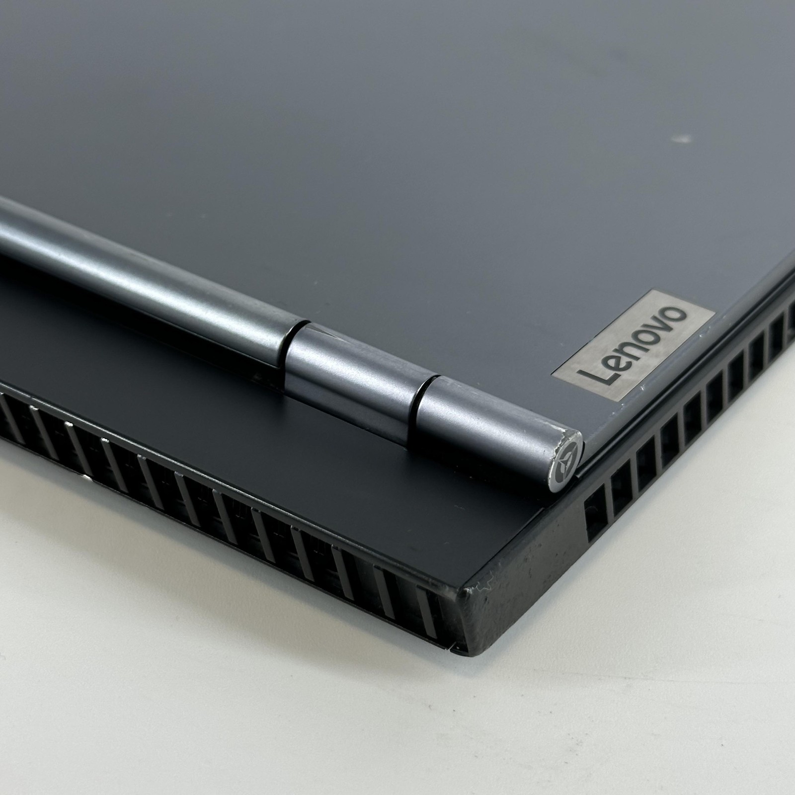 Lenovo Legion 7i 15.6 240Hz FHD i7-10750H 2.60GHz 32GB 2TB RTX 2070 Super Max-Q