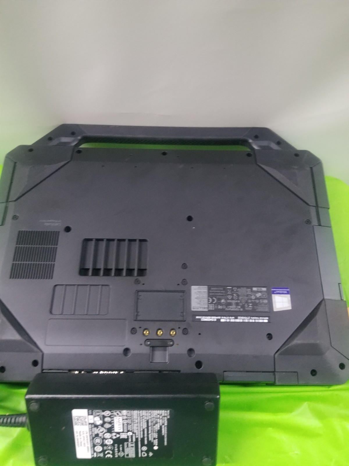 Dell Latitude Rugged 5414 14″ Core i5-6300U 2.4GHz 16GB 256GB SSD Touch, WIN 11