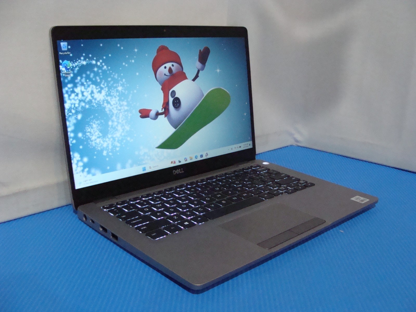 Dell Latitude 5310 13.3″ HD i5-10310U 1.7GHz 16GB 256GB Windows 11Pro +Charger