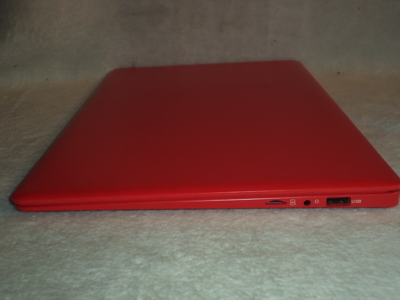 Ematic EWT147 14.1″ Laptop PC with Intel Atom Quad-Core Processor, 4GB Memory