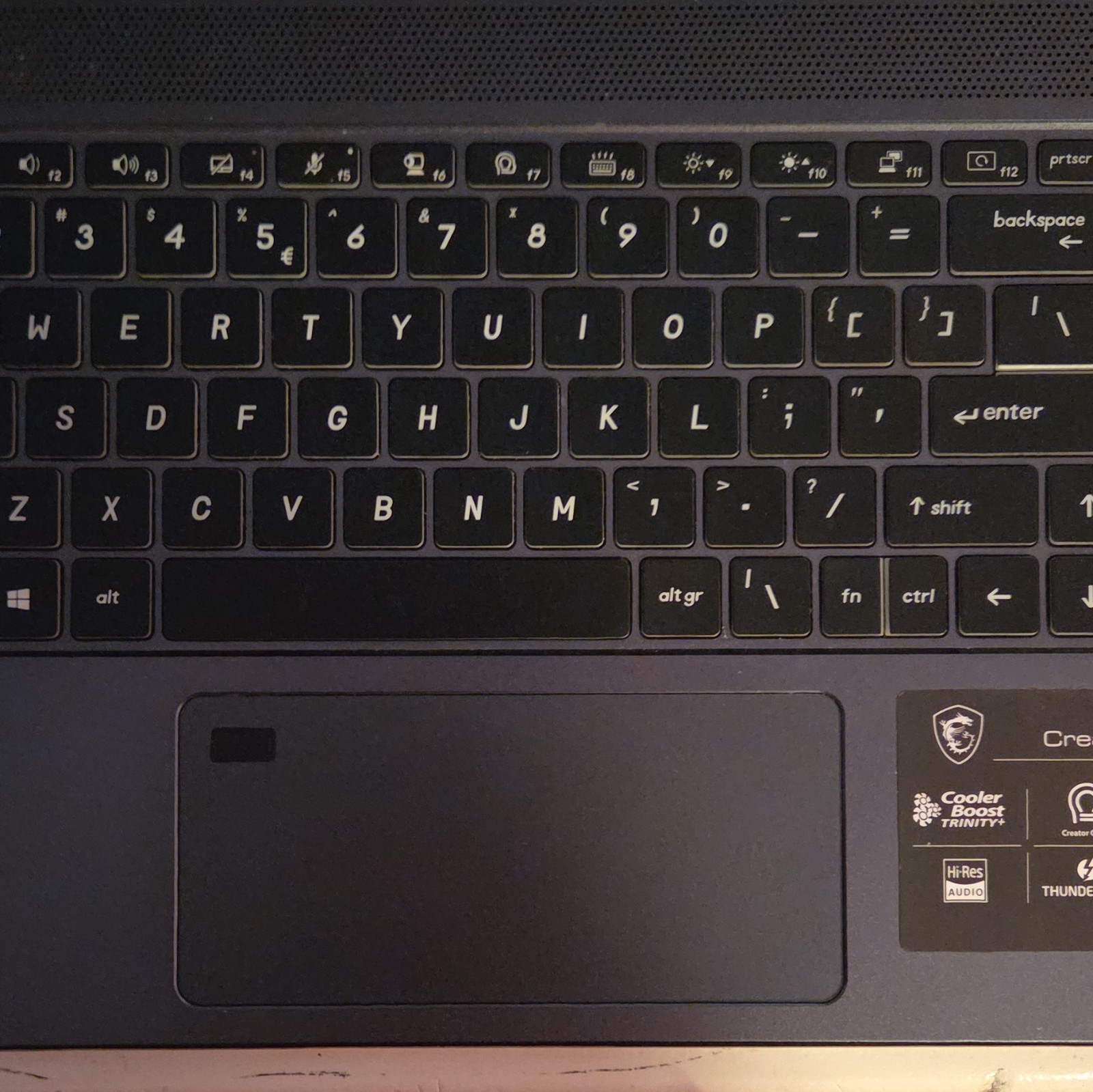 MSI Creator 15 A10SFS i7-10875H RTX 2070 Max-Q 16GB 1TB SSD + Charger