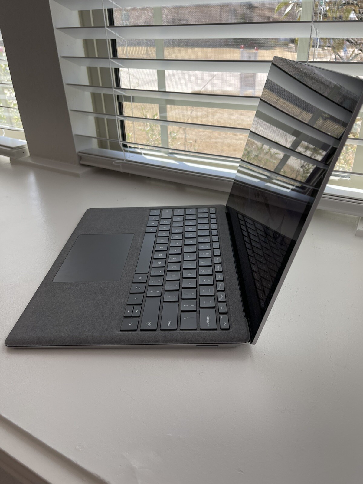 Microsoft Surface Laptop 3 13.5″, 128GB SSD, Intel Core i5 10th Gen, 8Gb RAM