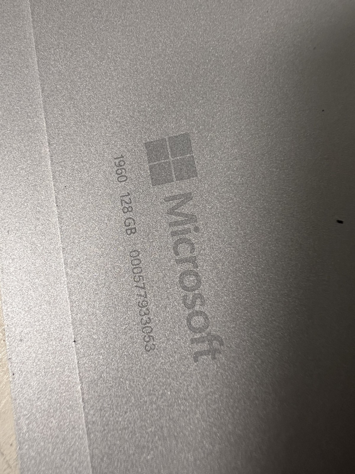 Microsoft Surface Pro 7+ 1960 12.3″ i5-1135G7 2.4GHz 8GB RAM AS-IS NO SCREEN 📖