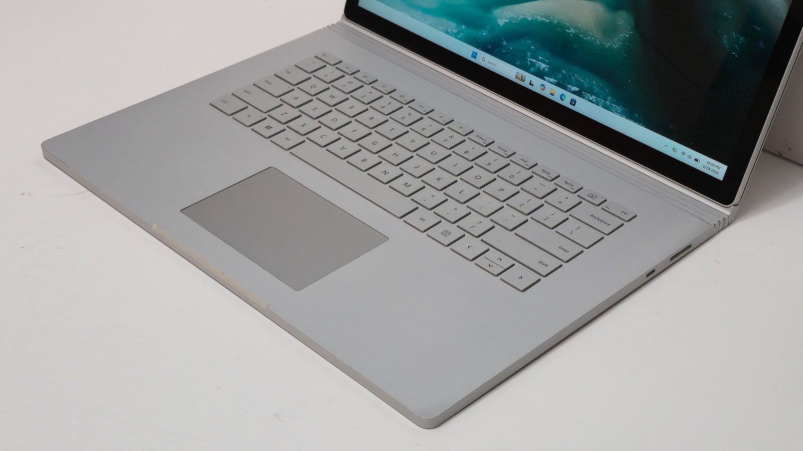 Surface Book 3 15″ (1899) i7-1065G7 32GB RAM 1TB SSD GTX 1660 GPU 6GB GDDR6