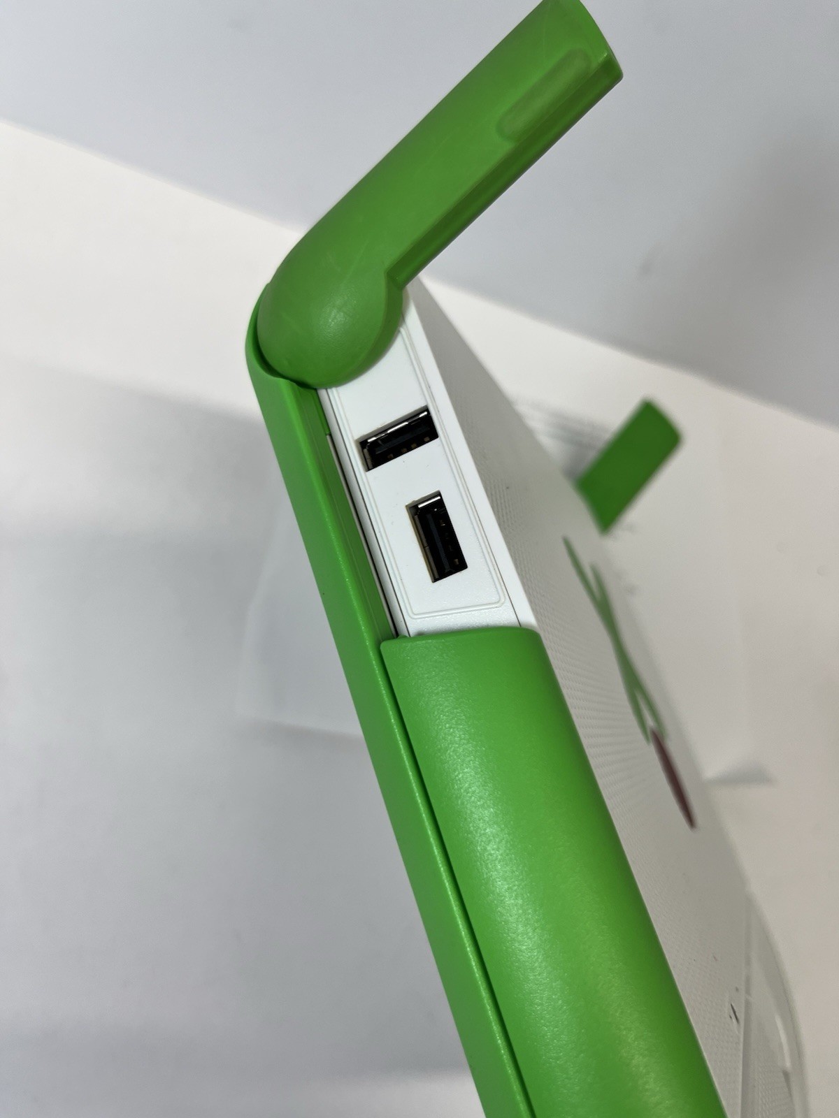 OLPC XO-1 Kids Laptop Computer – One Laptop Per Child – w/ Power Adapter