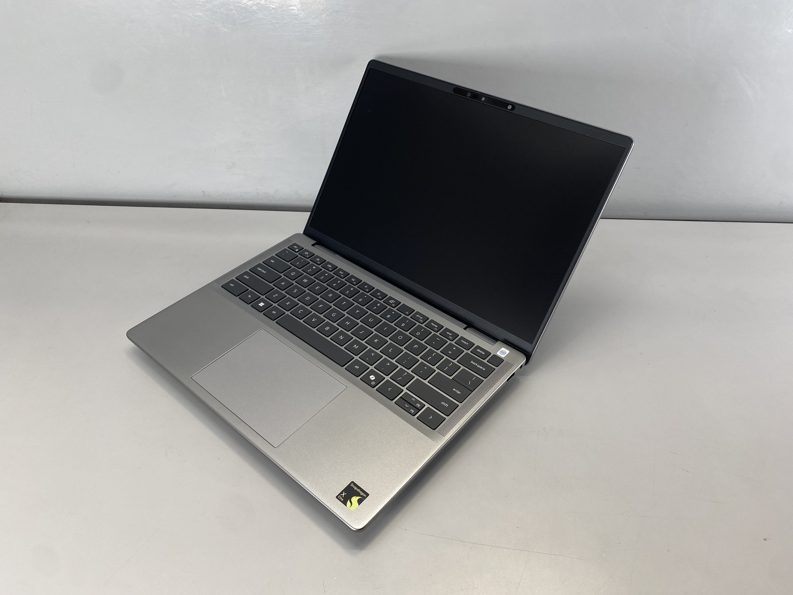 Dell Laptop Latitude Silver 7455 14″ Qualcomm Snapdragon X Elite X1E80100 512GB
