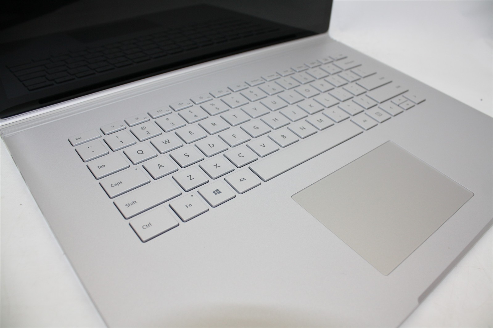 15.6″Microsoft Surface Book 2 1793 i7-8650U 1.90GHz RAM 16GB NVMe 512GB