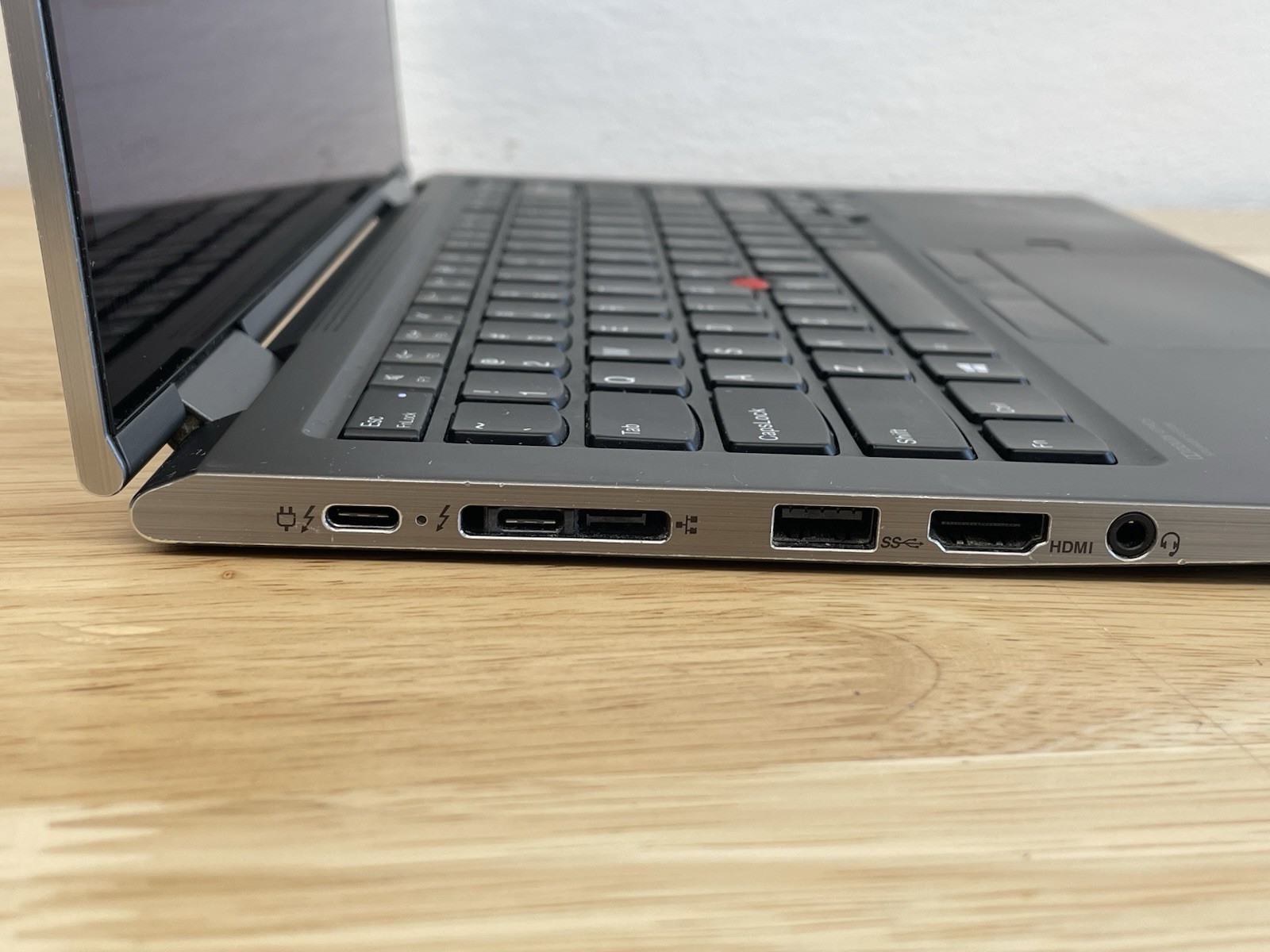 Lenovo ThinkPad X1 Yoga Gen 5 Touch – Core i7-10510U – 16GB RAM 512GB SSD Win11