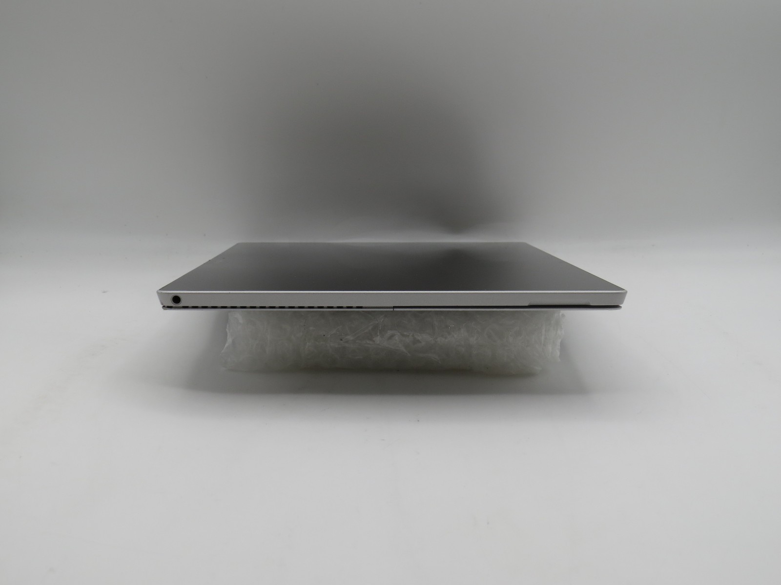 Microsoft Surface Pro 4 i5-6300U@2.4GHz 8GB RAM 12″ 256GB HD No OS/AC