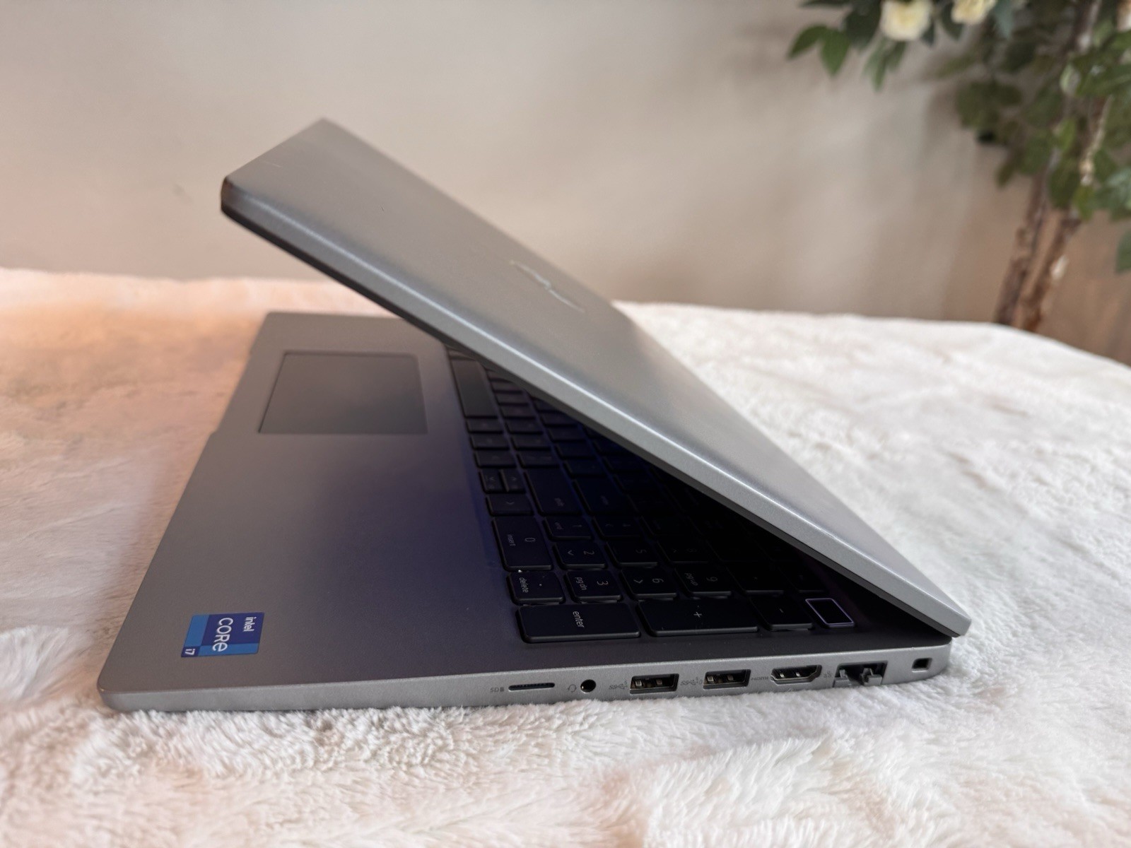 Dell Latitude 5540 15.6 Gray FHD 1.8 GHz i7-1355U 16GB 512GB SSD Win11P