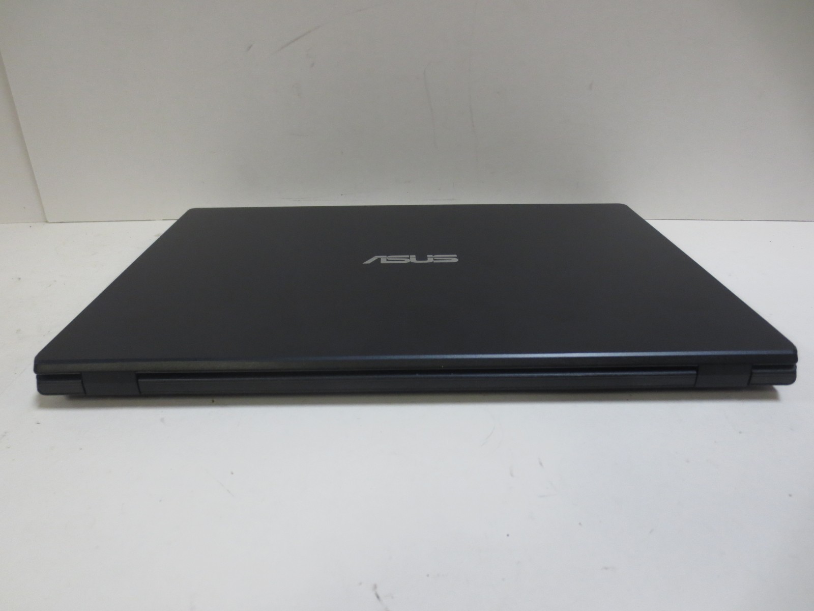 ASUS 14 E410KA-PM464 Intel Pentium Silver N6000 4GB RAM 64GB SSD