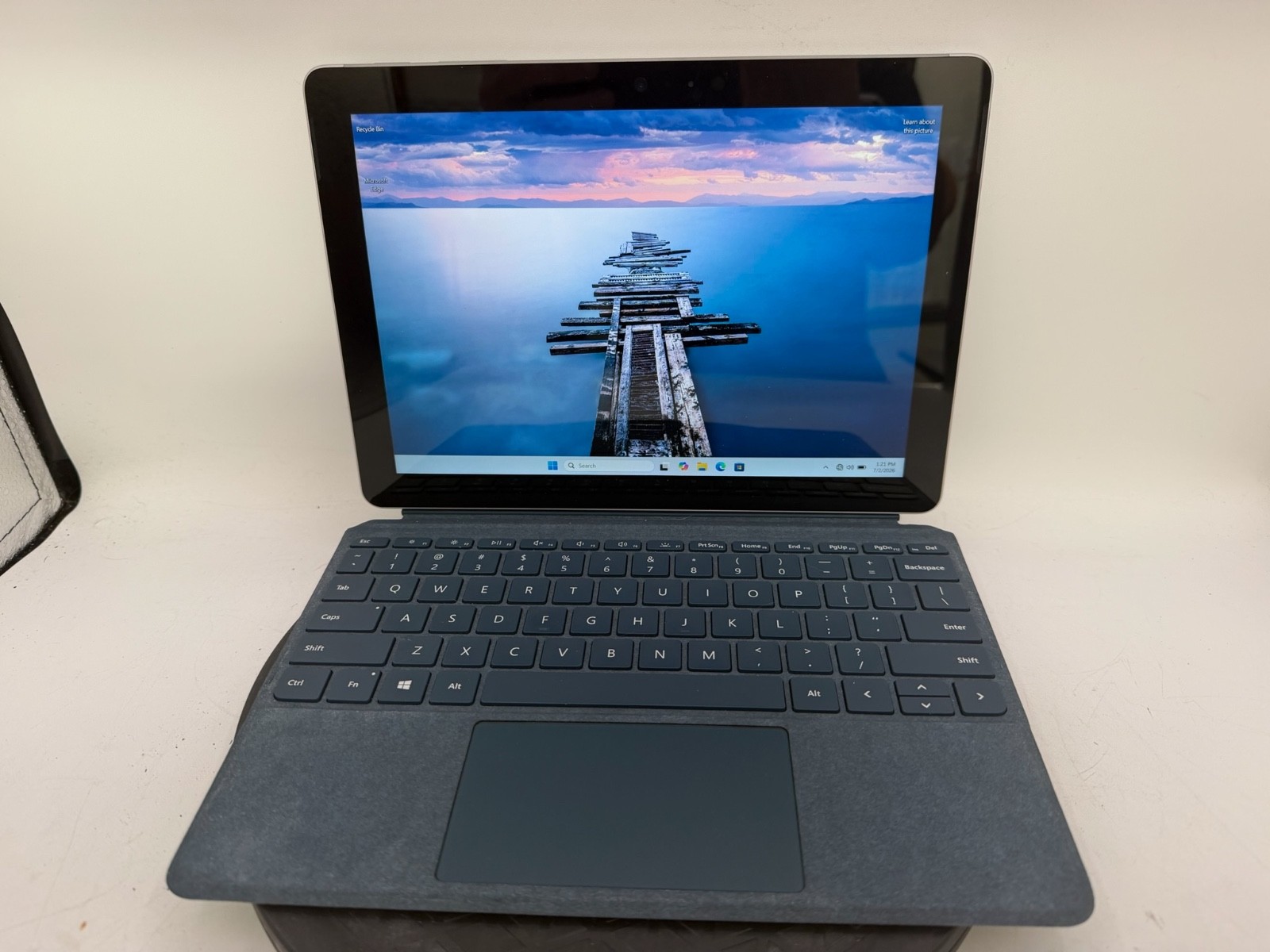 Microsoft Surface Go-Pentium 4415Y@1.1GHz 8GB DDR3 Ram 128GB NVME SSD W11H (1238
