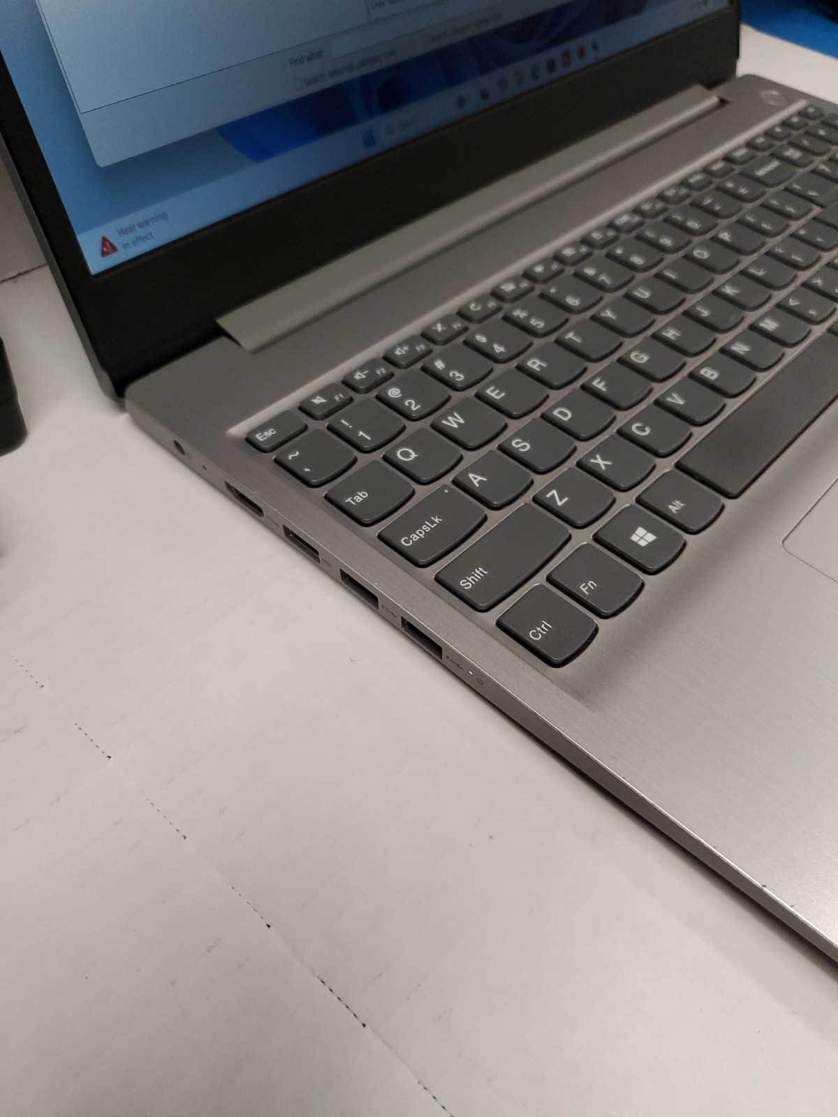 Lenovo IdeaPad 3 15IIL05 Laptop I3-1005G1, 8GB RAM, 256GB NVMe, Windows 11 Home